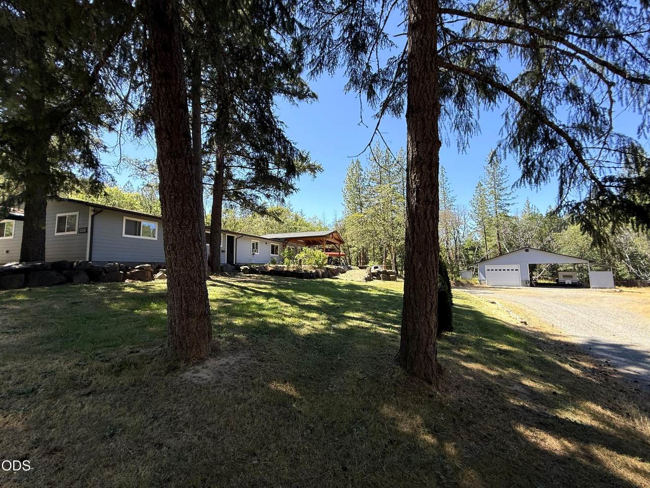 https://bt-photos.global.ssl.fastly.net/coar/1280_boomver_2_220222823-2.jpg