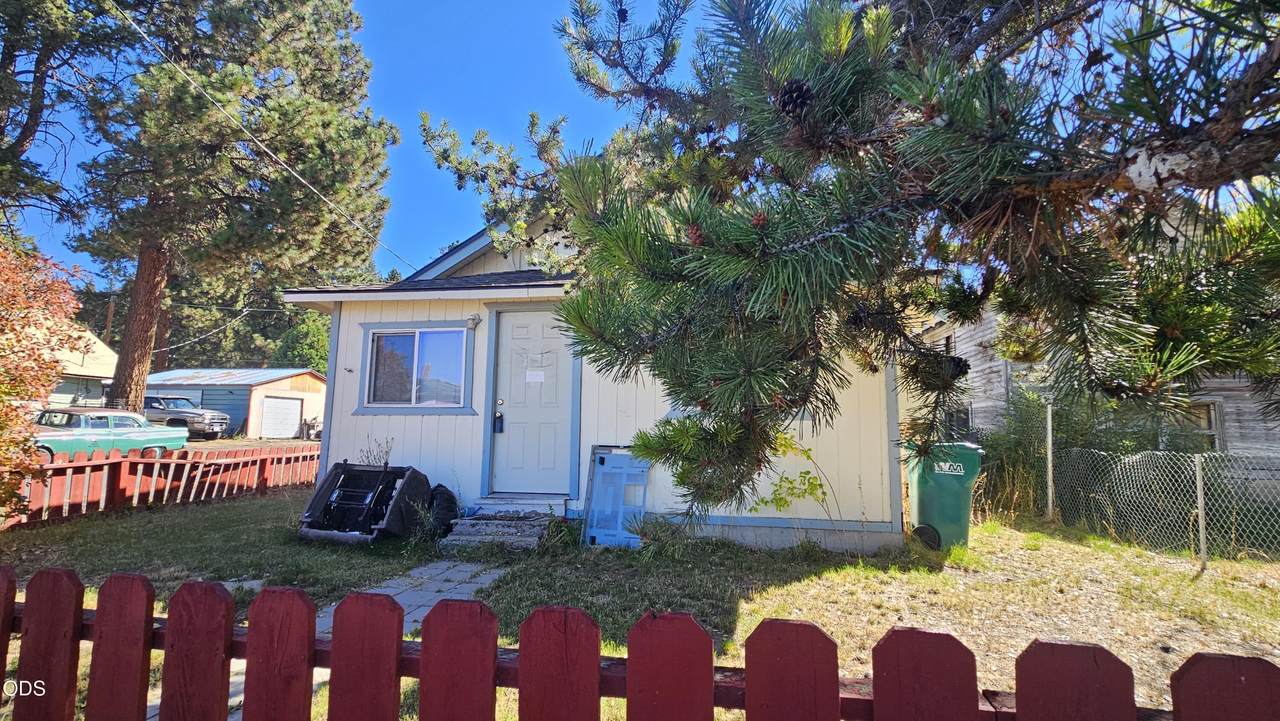 139 2nd Avenue - Photo 1