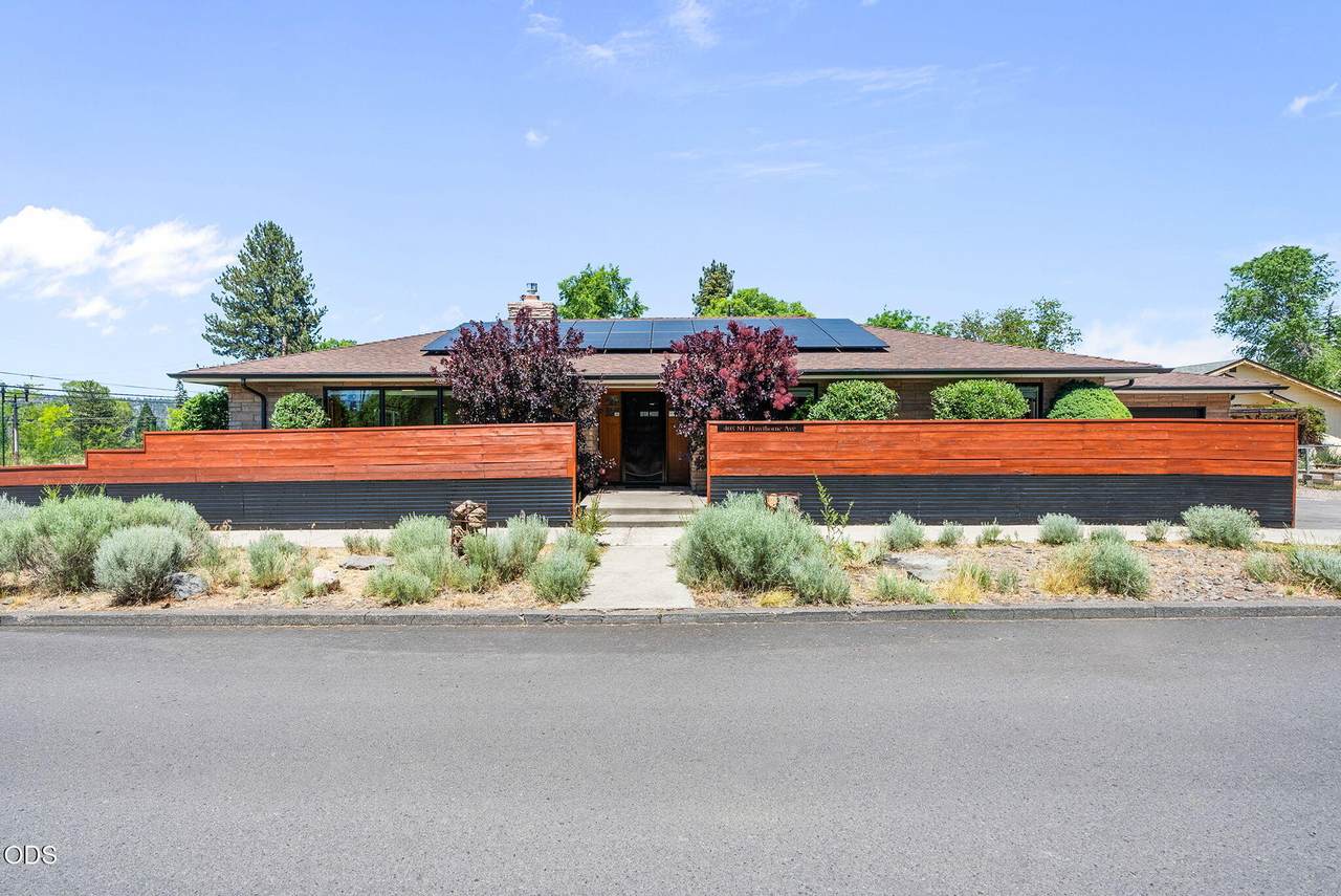 408 Hawthorne Avenue - Photo 1