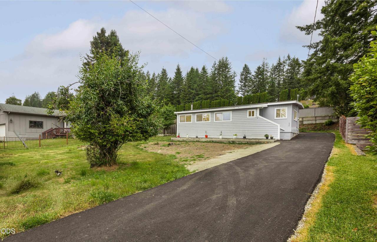 620 Meadow Lane - Photo 1