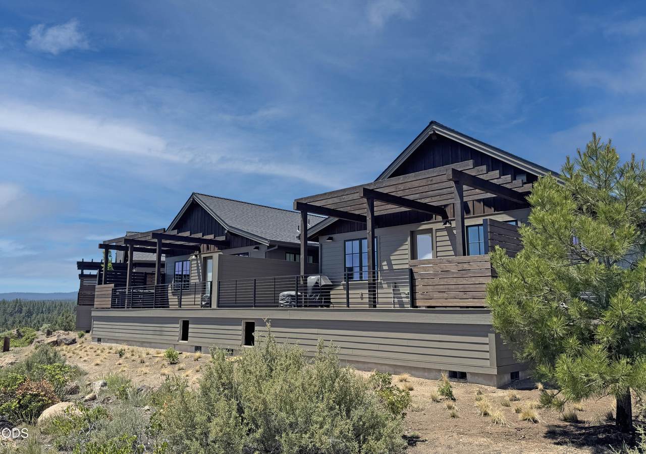 19103 Trailhead Court - Photo 1