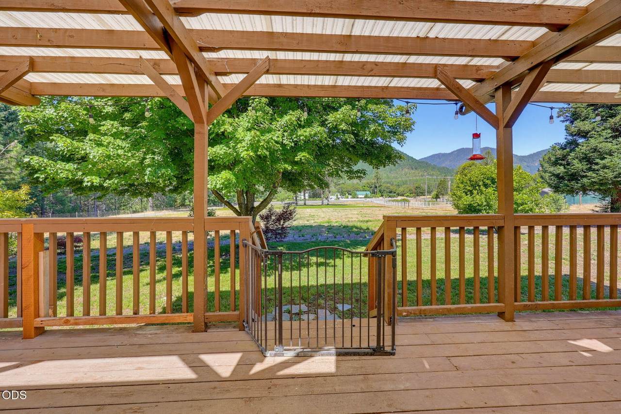 2072 Evans Creek Road - Photo 1