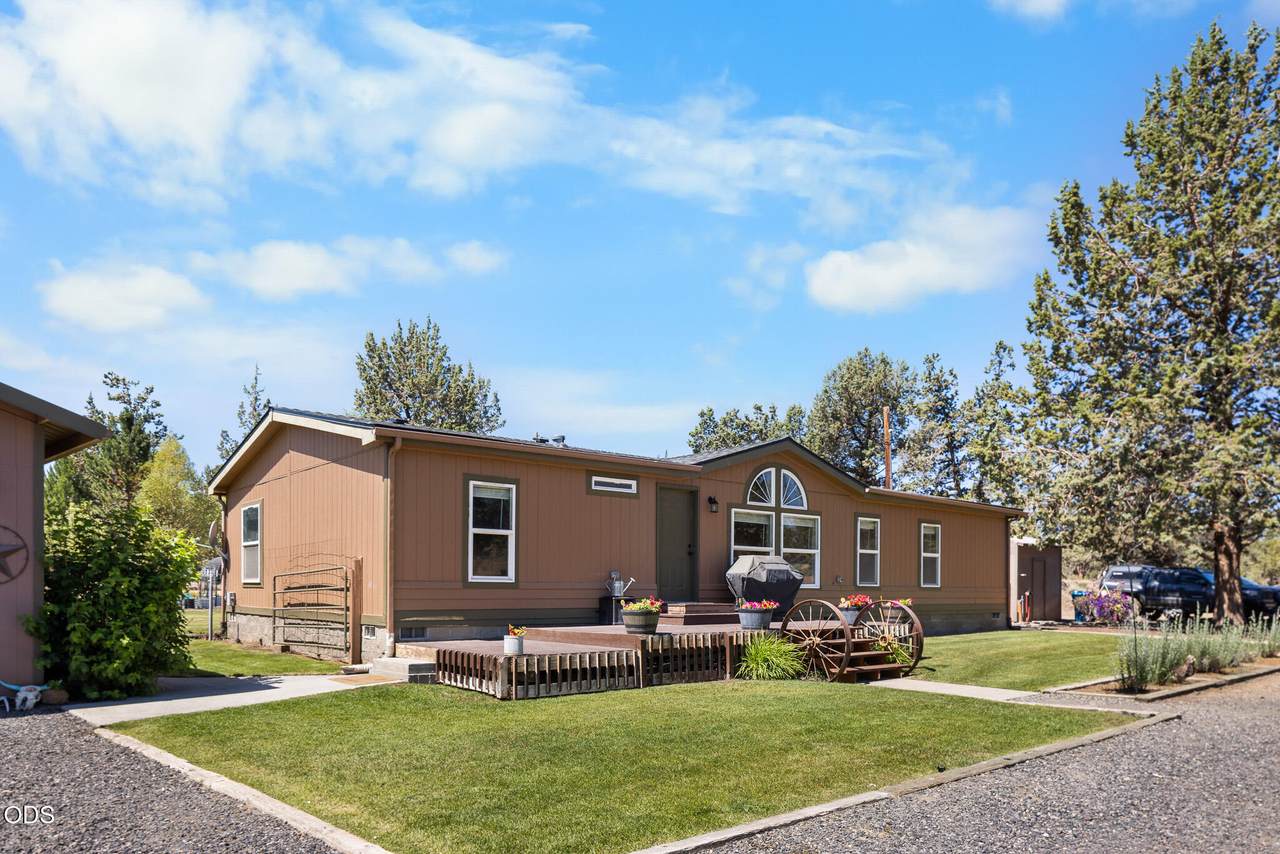 4970 62nd Street - Photo 1