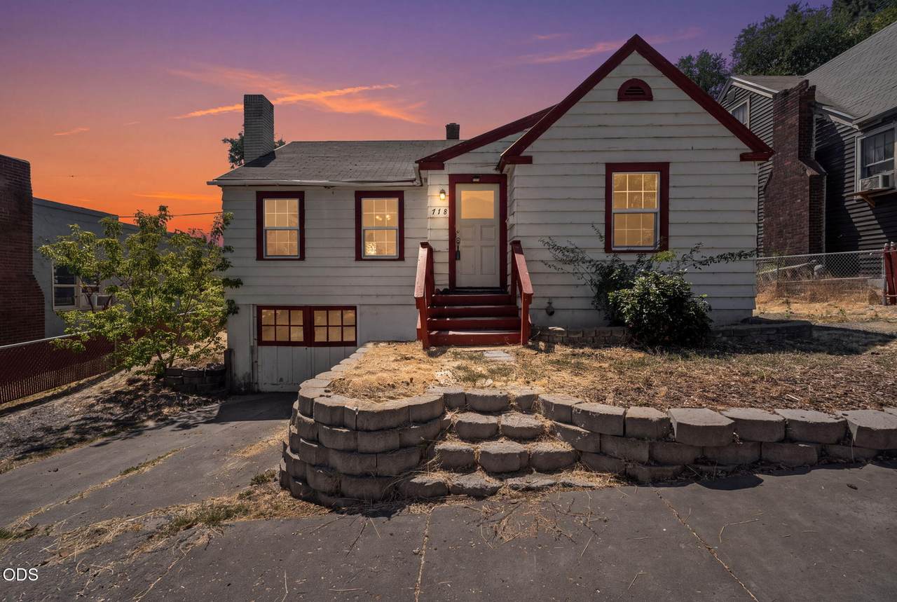 718 Roseway Drive - Photo 1