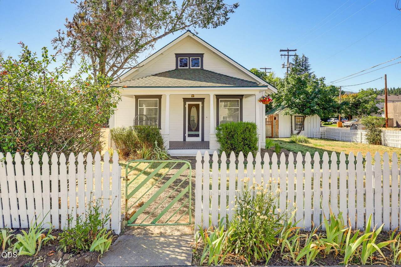 700 5th Street - Photo 1