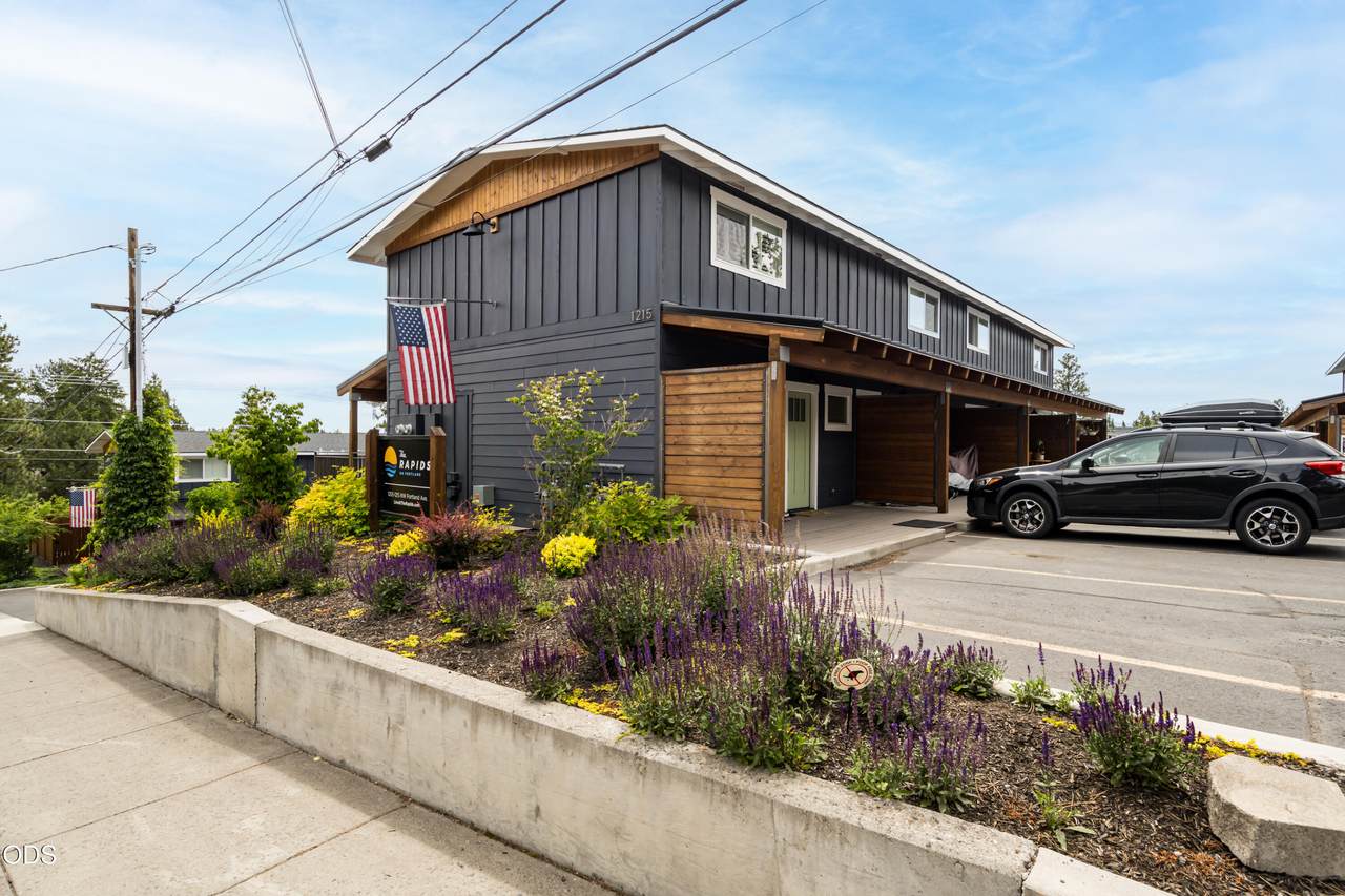 1215 Portland Avenue - Photo 1