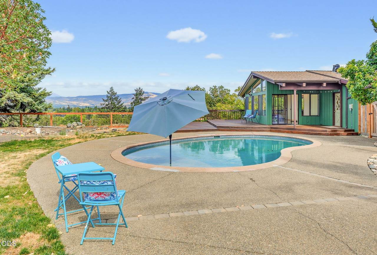 2076 Jasmine Avenue - Photo 1