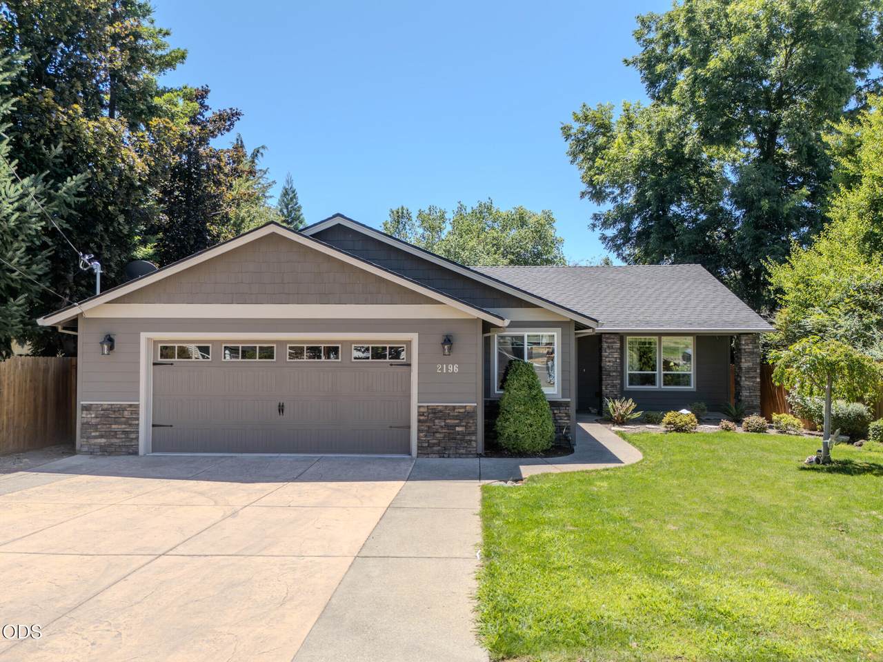 2196 Crestbrook Road - Photo 1