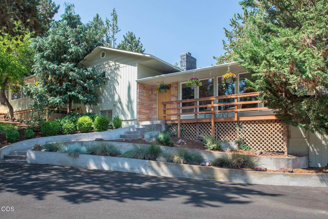 63435 O. B. Riley Road - Photo 1