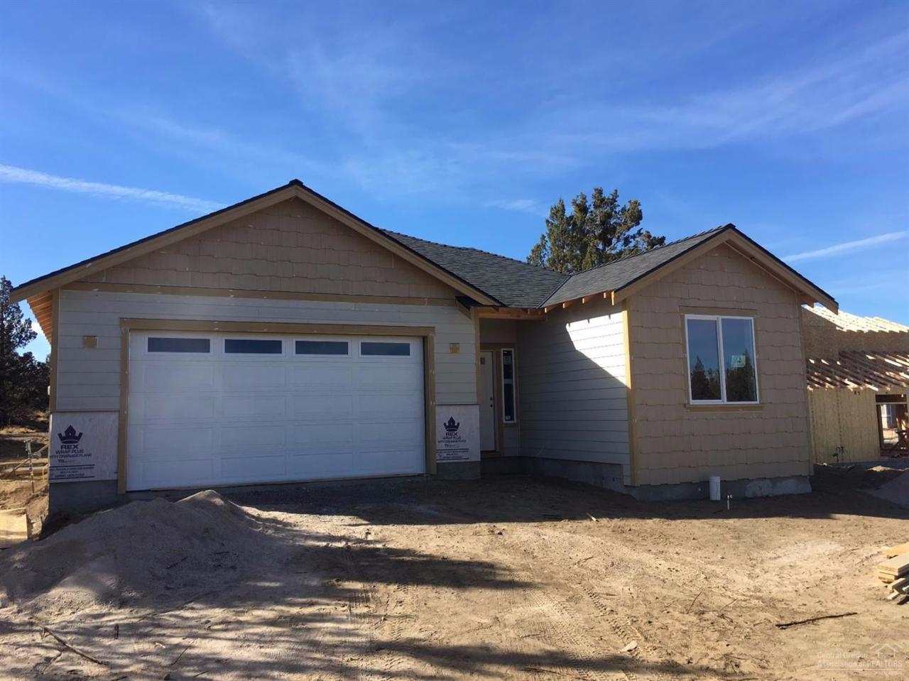 2591 NE Purcell Boulevard, Bend, OR 97701 (MLS #201605067) :: Birtola Garmyn High Desert Realty