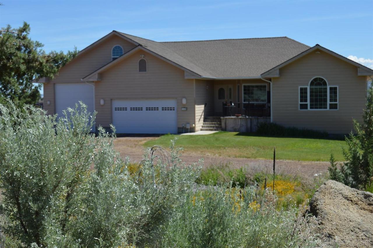 10831 SW Peninsula Drive, Terrebonne, OR 97760 (MLS #201605478) :: Birtola Garmyn High Desert Realty