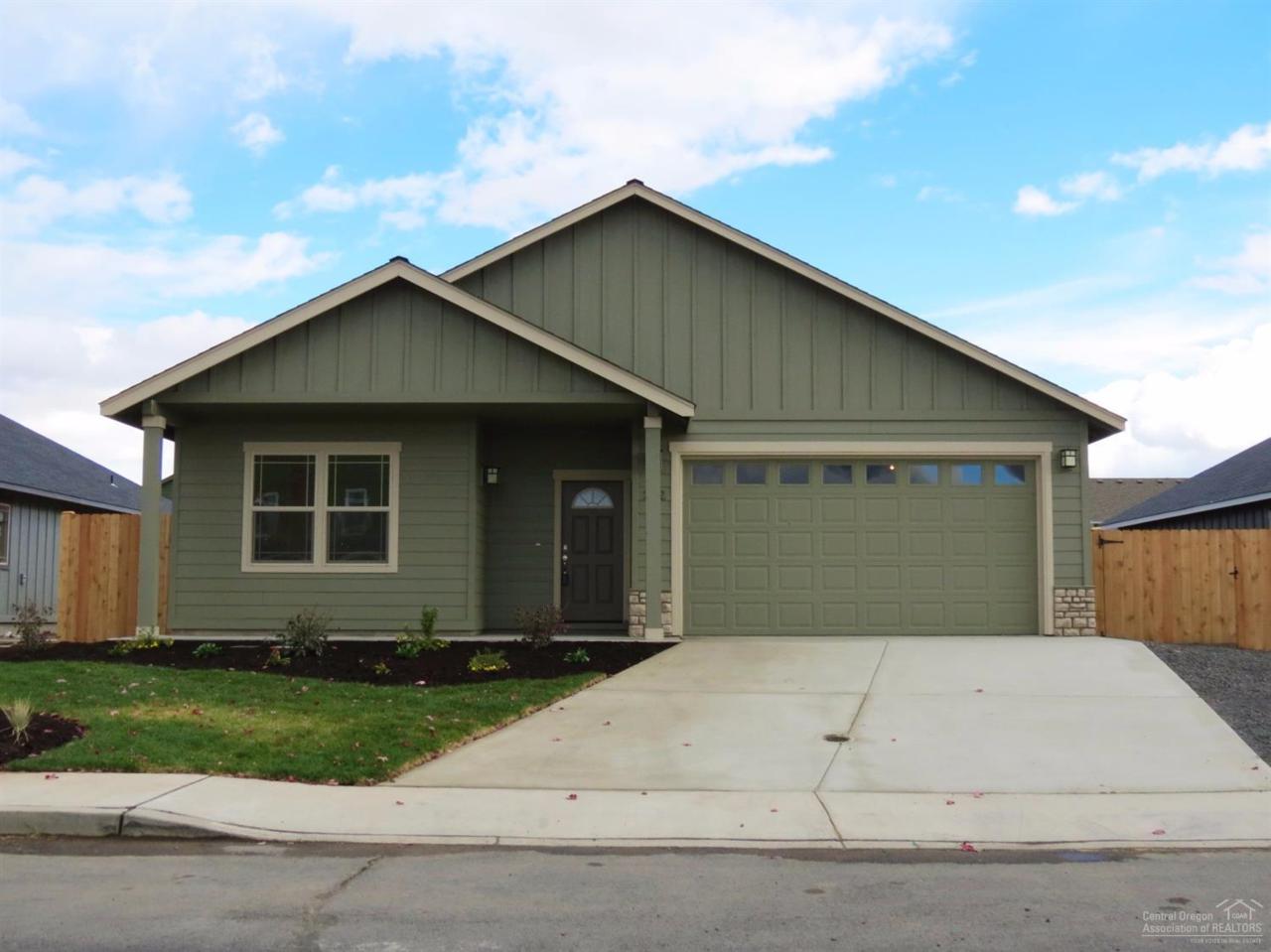 252 NW 29th Street, Redmond, OR 97756 (MLS #201606926) :: Birtola Garmyn High Desert Realty