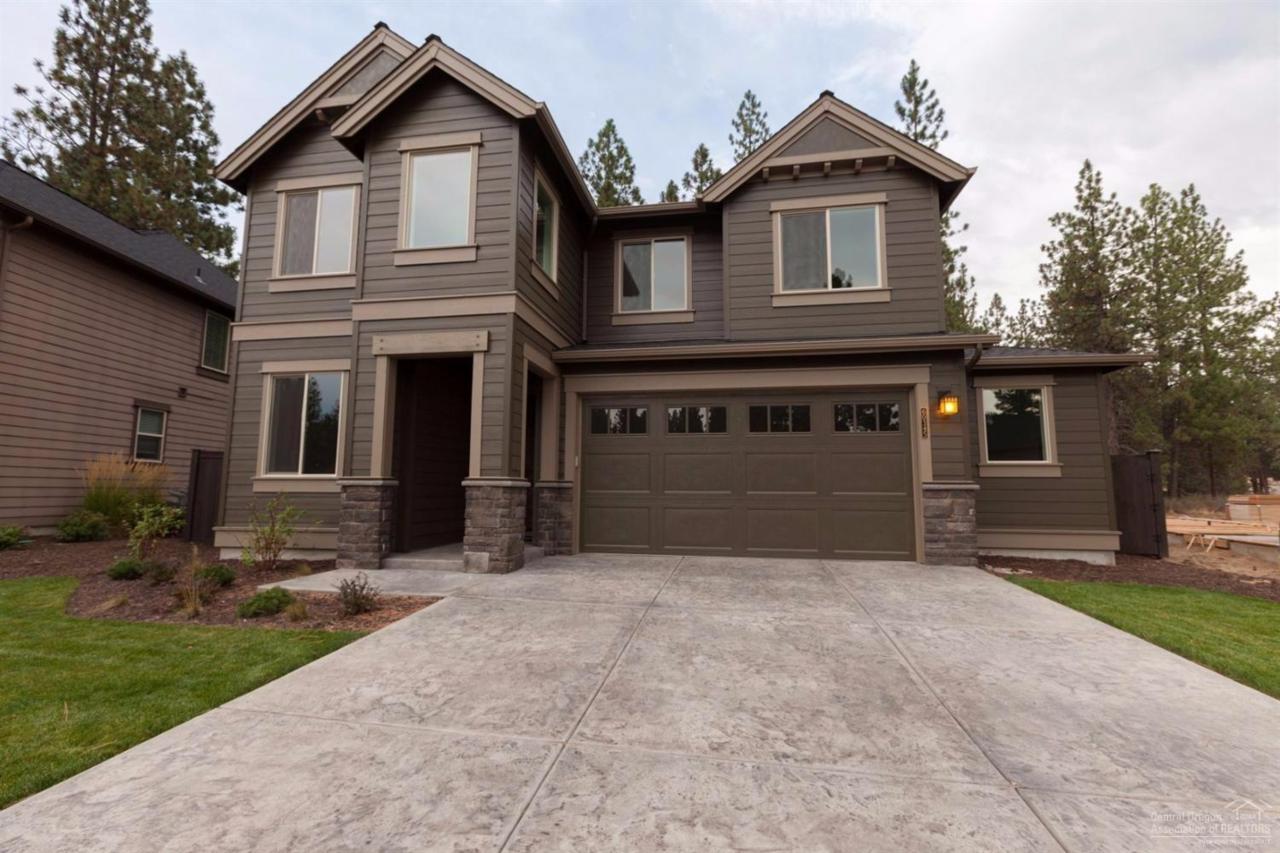 1279 NE Hudspeth Circle, Prineville, OR 97754 (MLS #201607057) :: Birtola Garmyn High Desert Realty