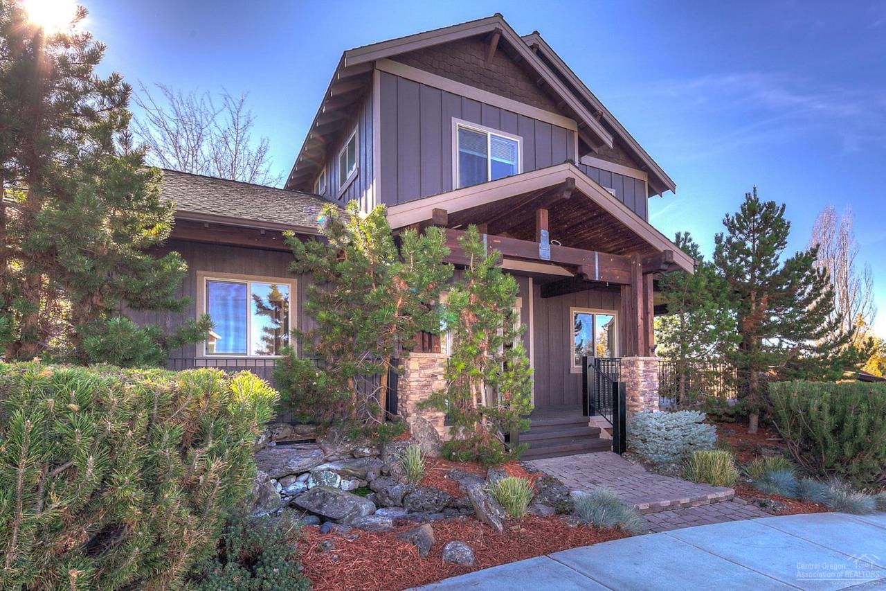 2641 NE Jill Court, Bend, OR 97701 (MLS #201607227) :: Birtola Garmyn High Desert Realty