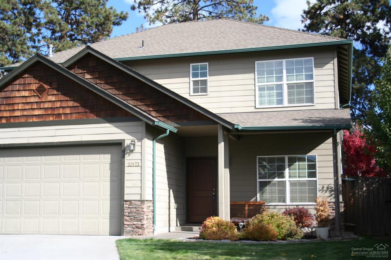 20173 Lora Lane, Bend, OR 97702 (MLS #201608787) :: Birtola Garmyn High Desert Realty
