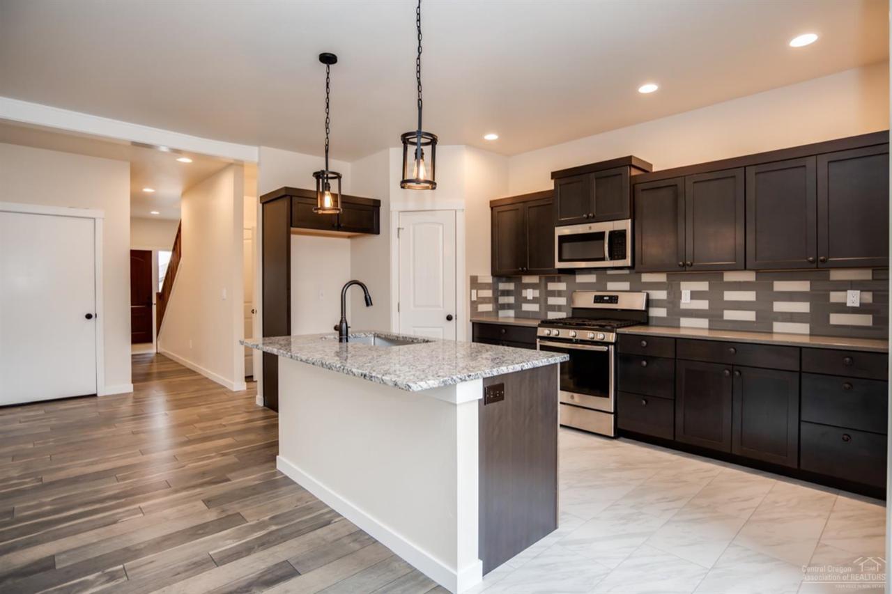 181 29th Street - Photo 1