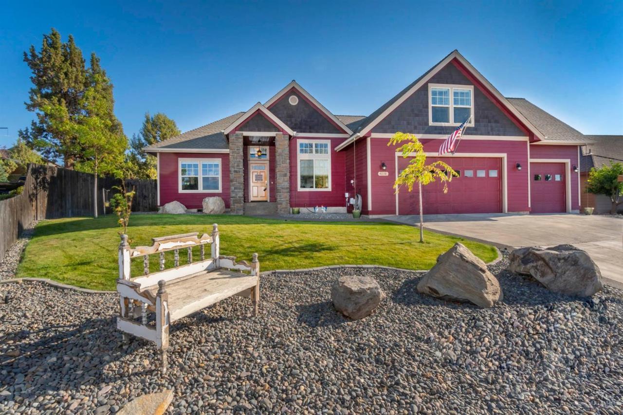 4038 Summit Avenue - Photo 1