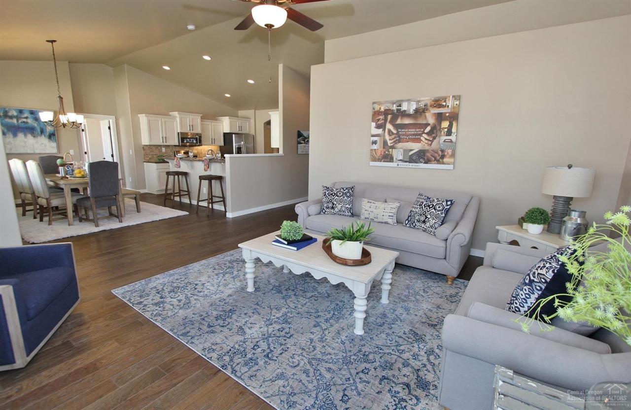 2433 Hazelwood Avenue - Photo 1