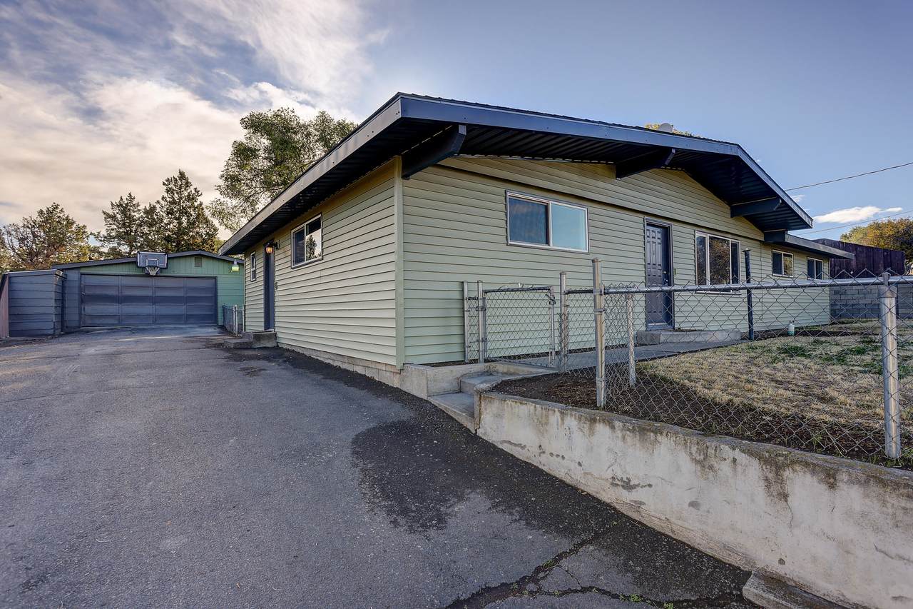 517 10th Street - Photo 1