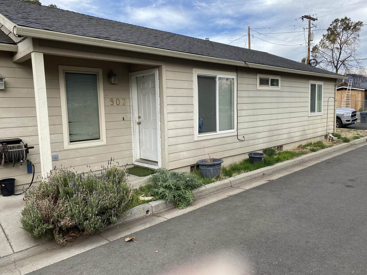 907 Narregan Street - Photo 1