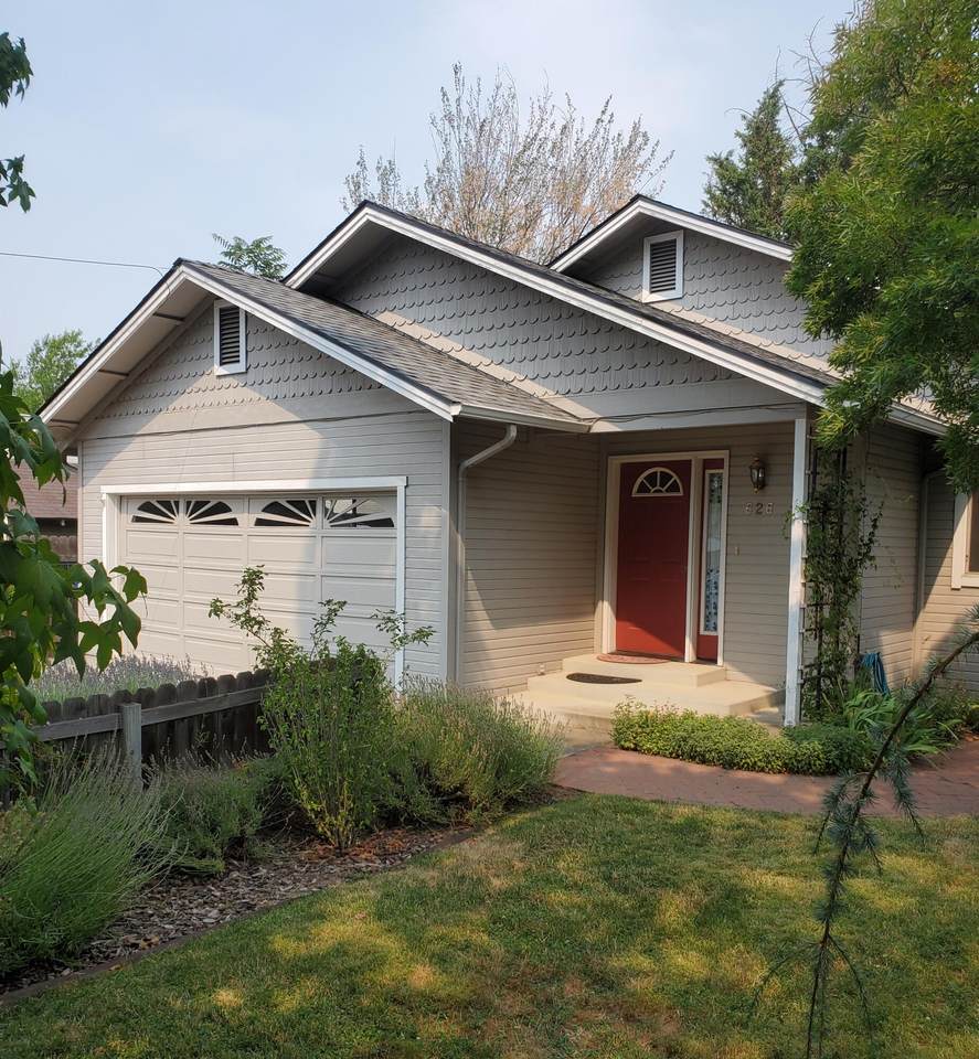 626 Oak Street - Photo 1