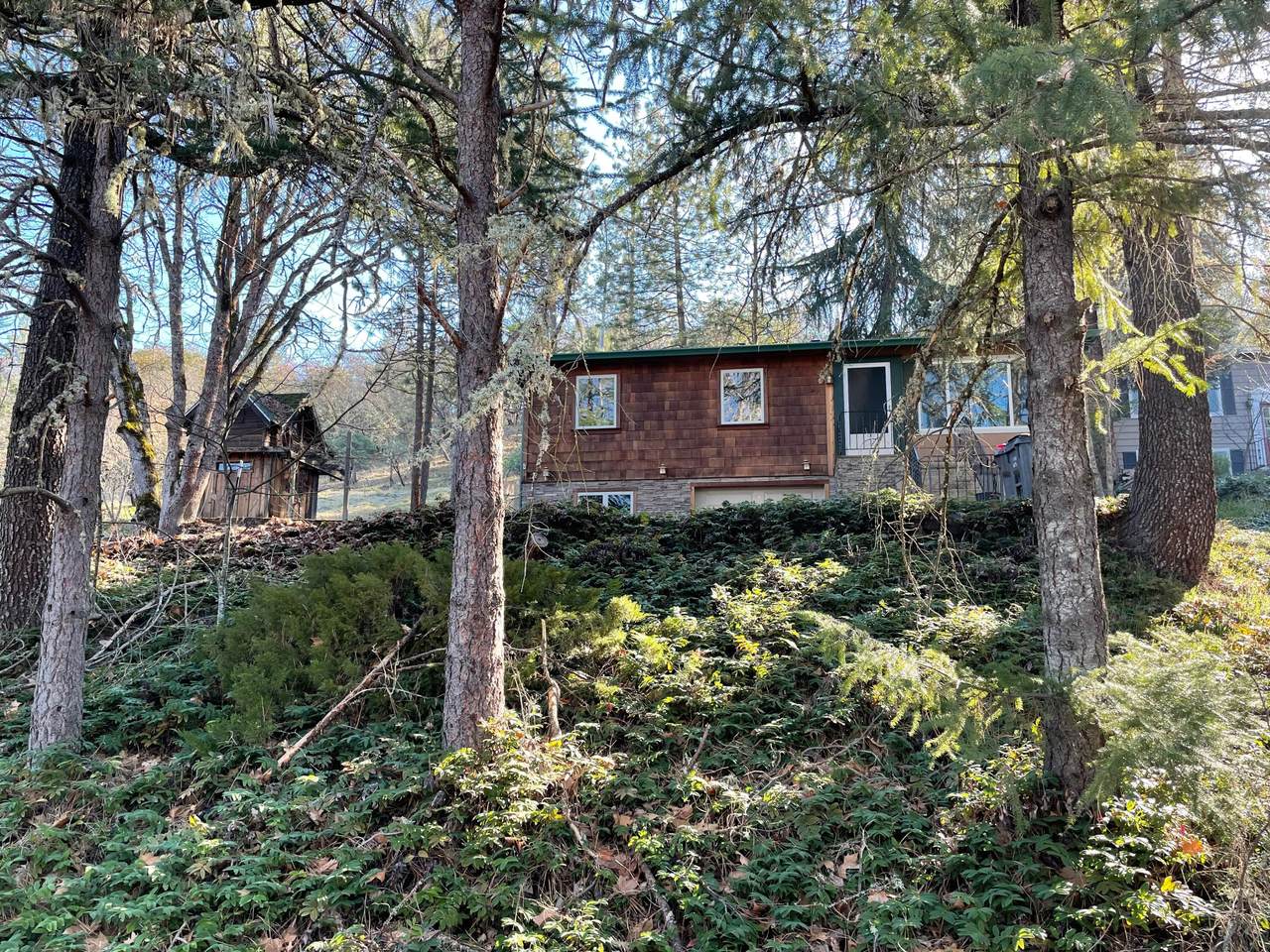 615 5th Street - Photo 1