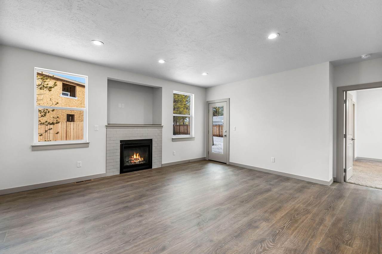 16488 Carter Court - Photo 1