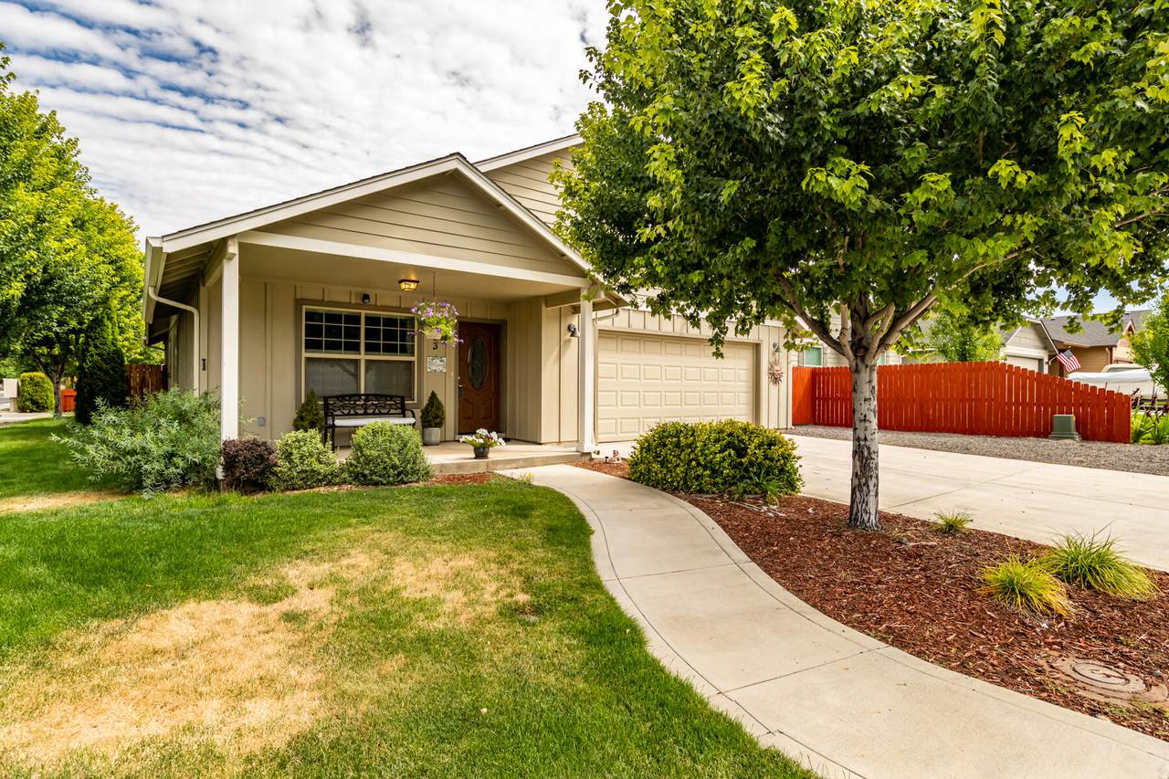 953 Poplar Place - Photo 1