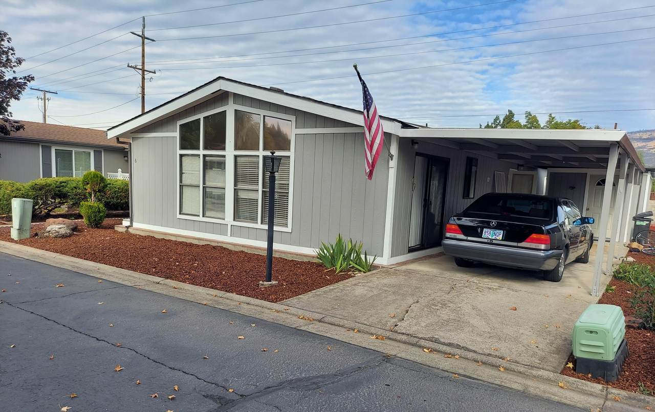 4624 Pacific Highway - Photo 1