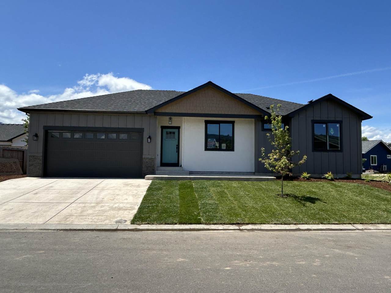 281 Oak Valley Drive - Photo 1