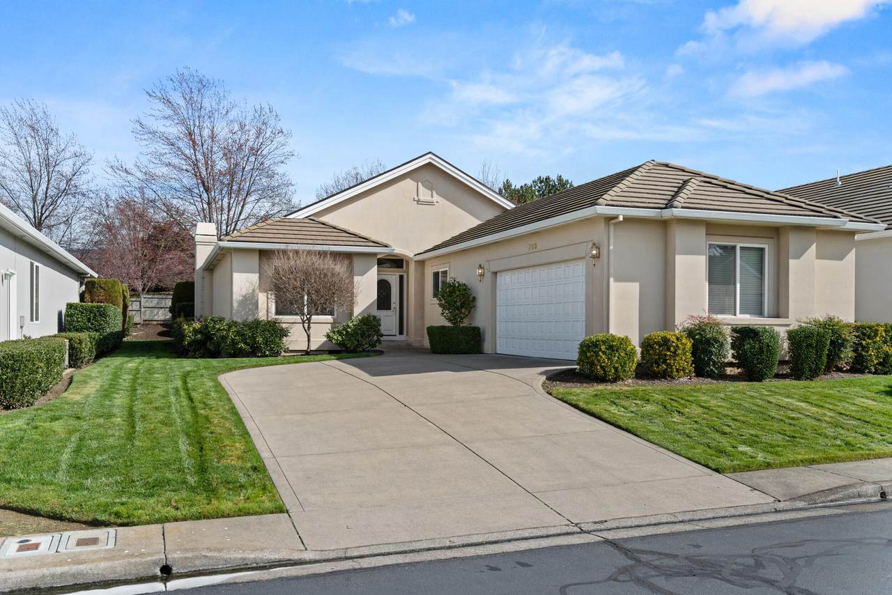 703 Summerwood Drive - Photo 1