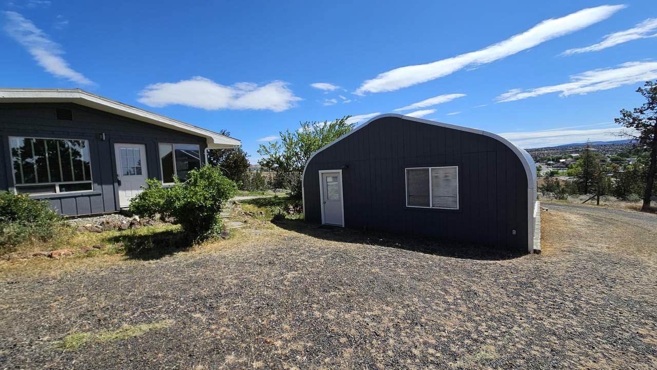 303 Poplar Street - Photo 1