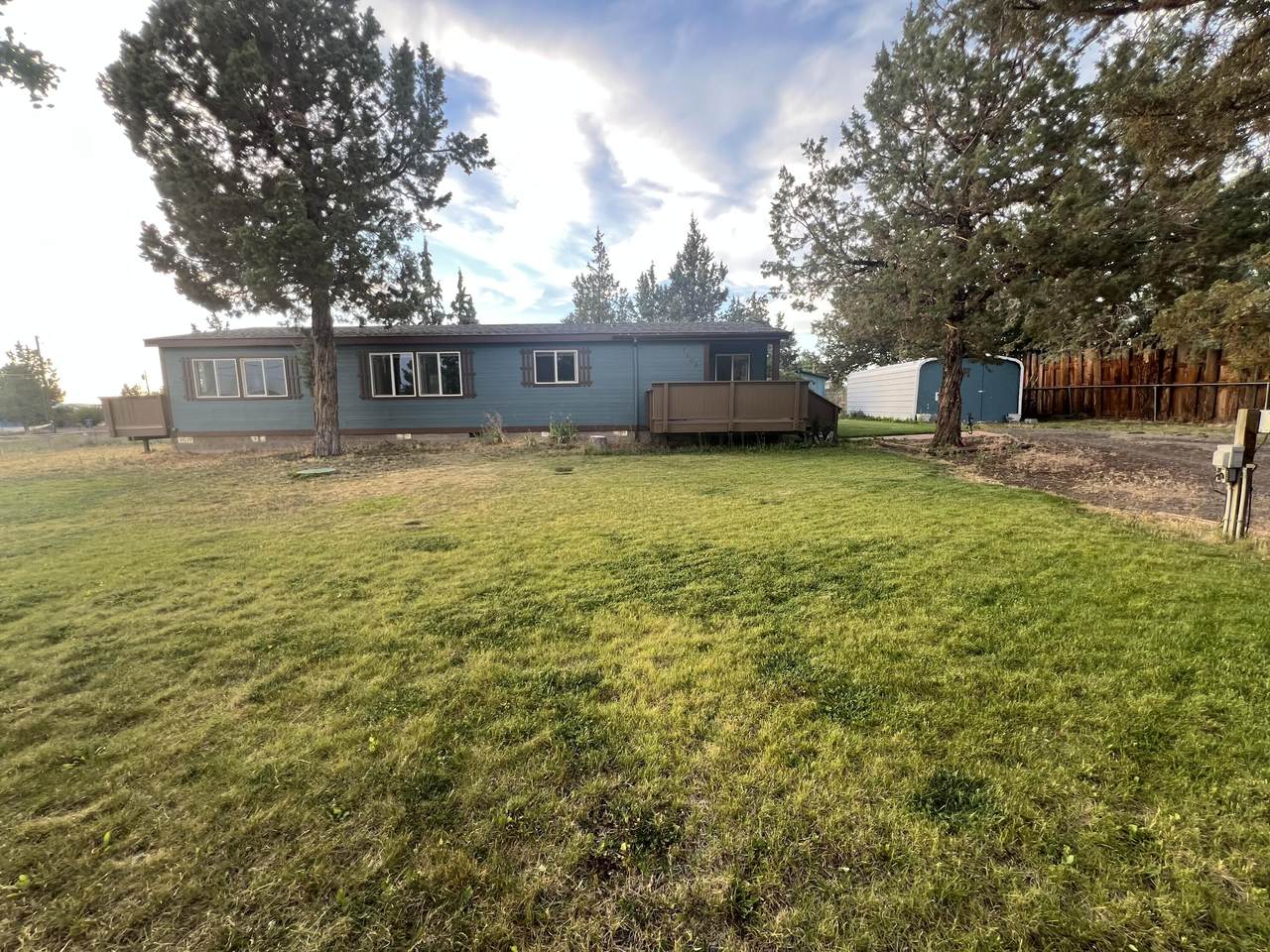 1605 F Avenue - Photo 1