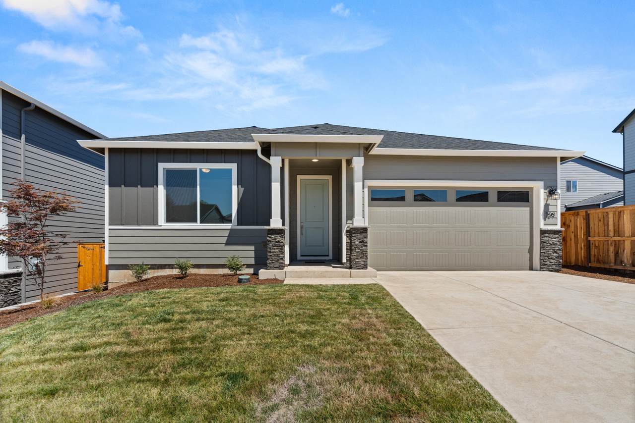 109 Valemont Drive - Photo 1