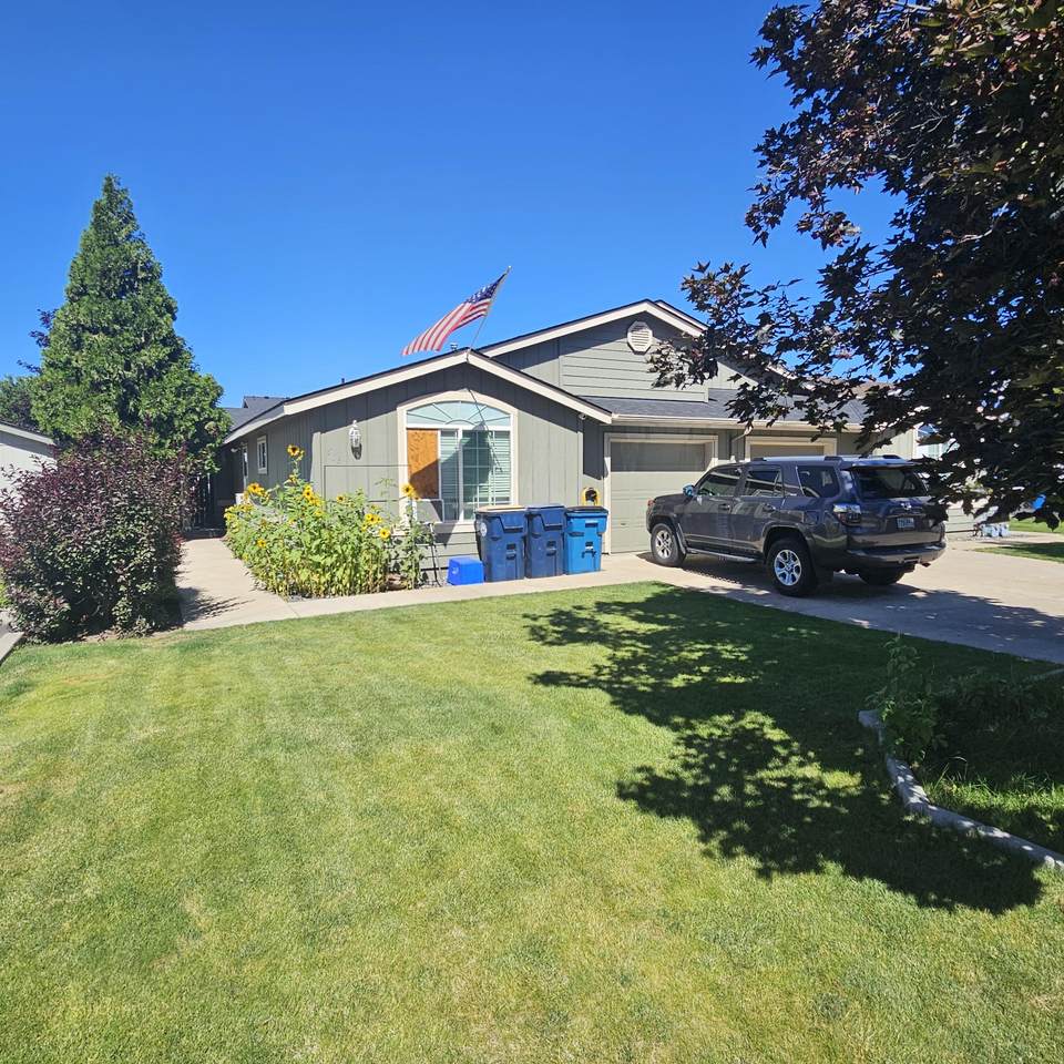 569 Negus Loop - Photo 1