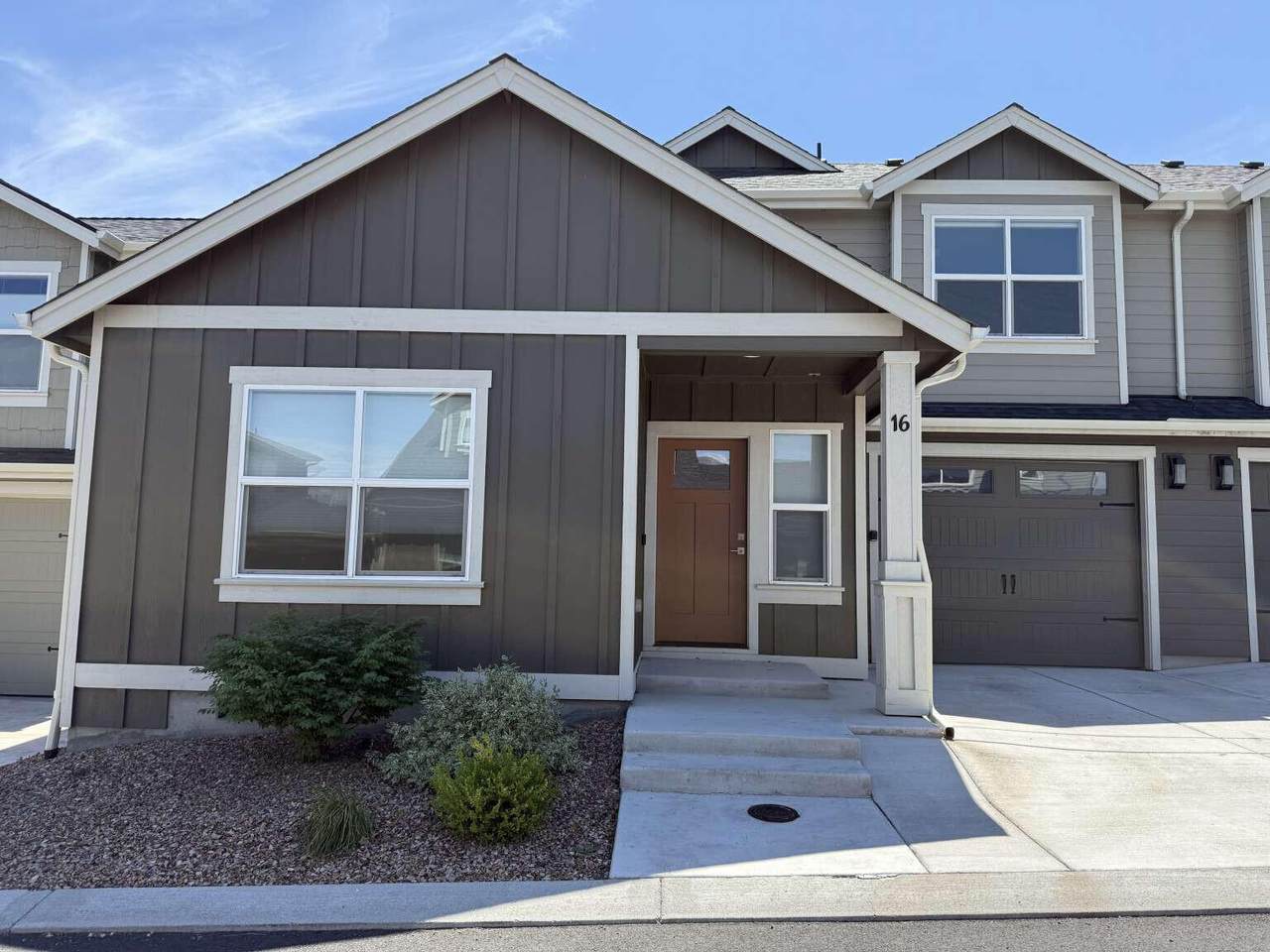 2755 Greens Boulevard - Photo 1