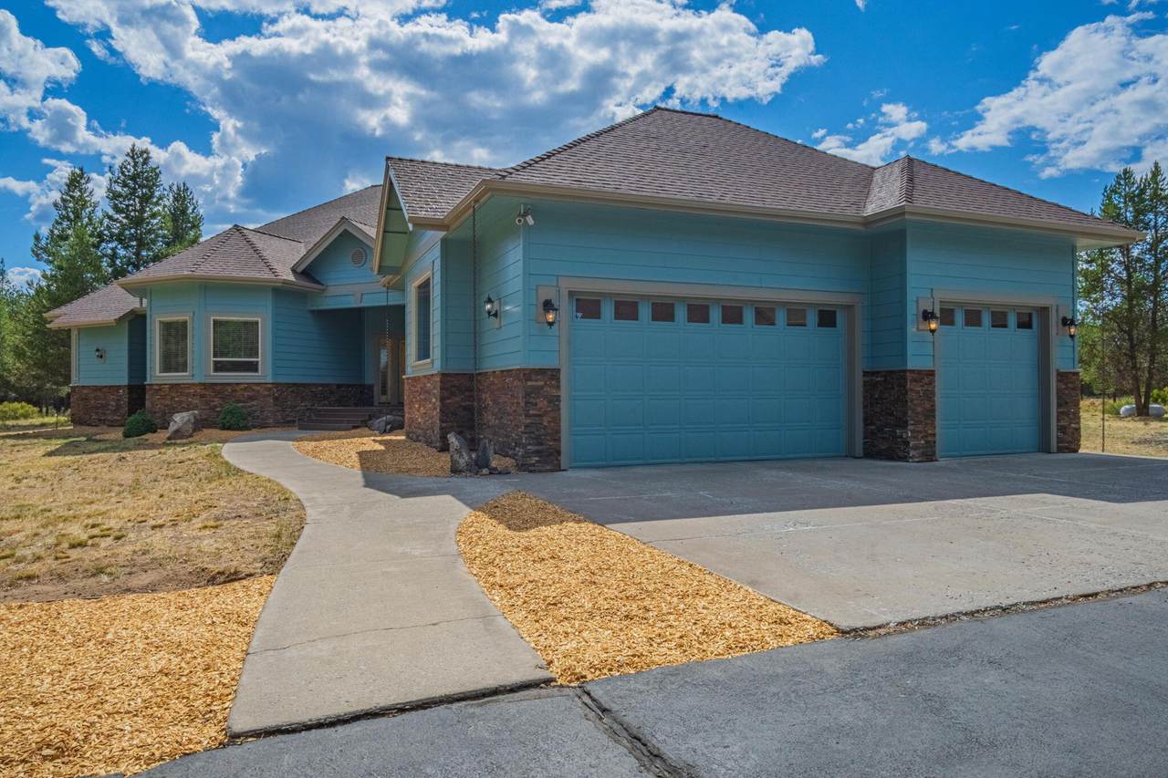 17045 Shawnee Circle - Photo 1