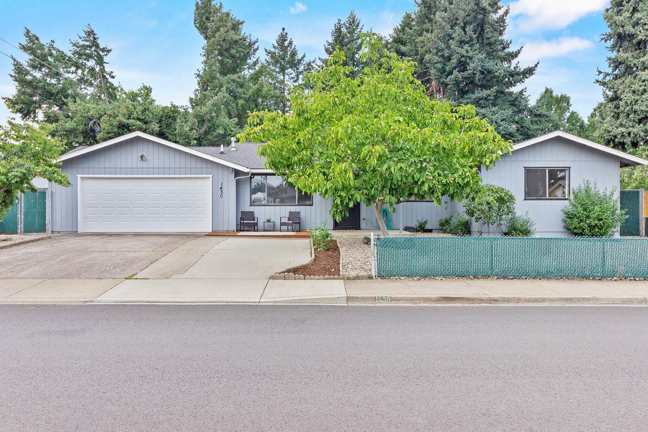 1430 Oakdale Avenue - Photo 1