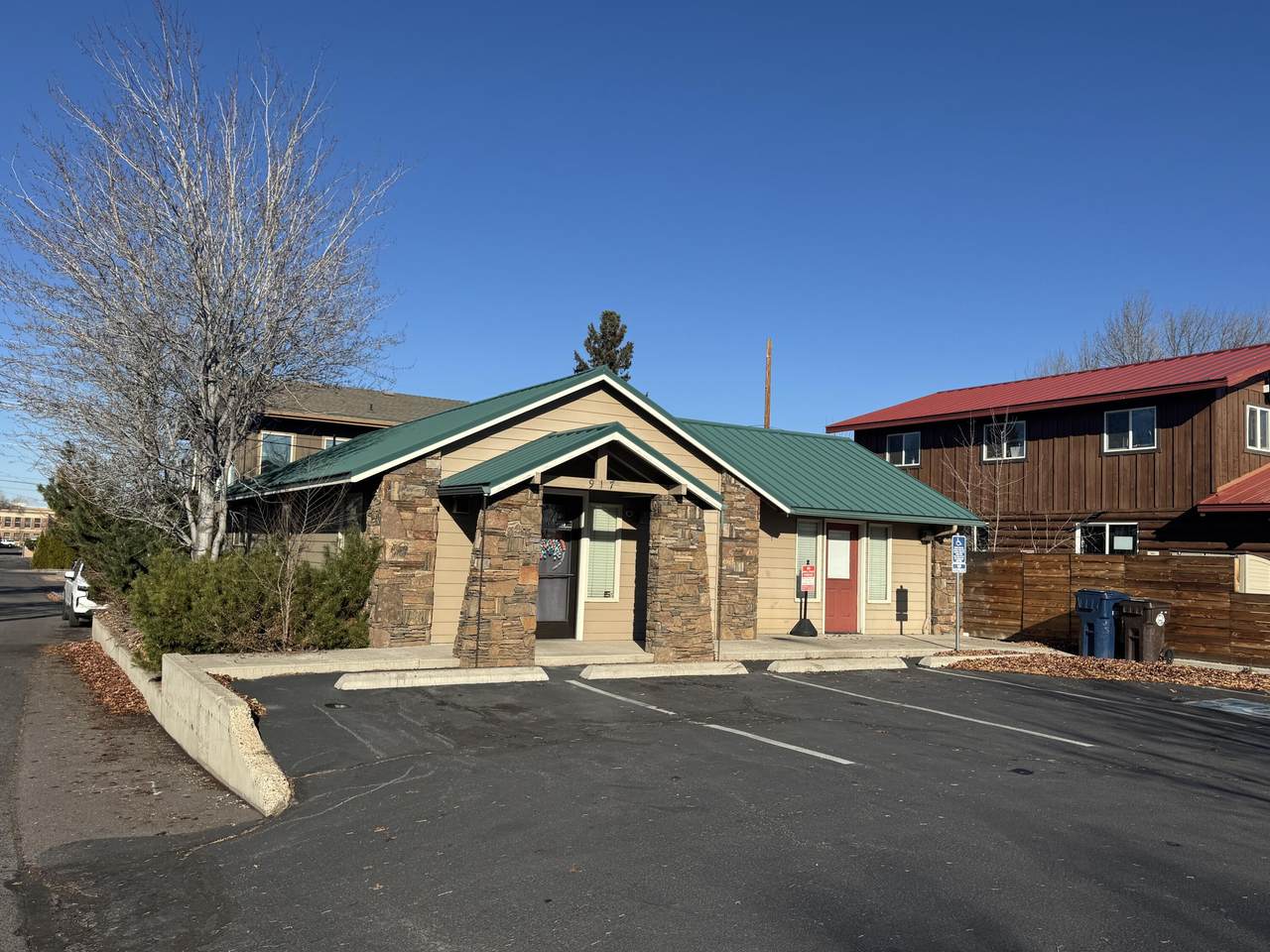 917 Highland Avenue - Photo 1