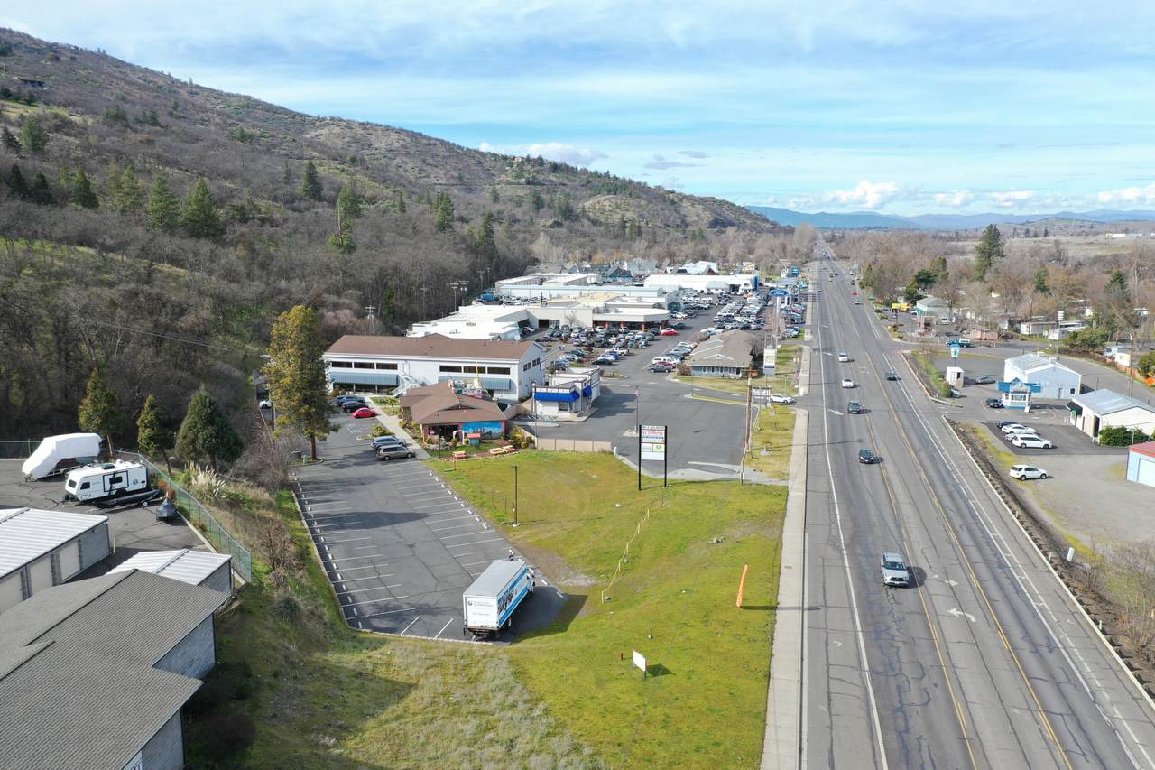 1633 Hwy 99 - Photo 1