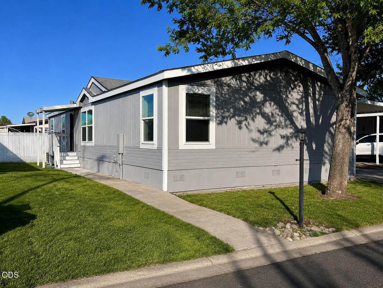 633 Archwood - Photo 1