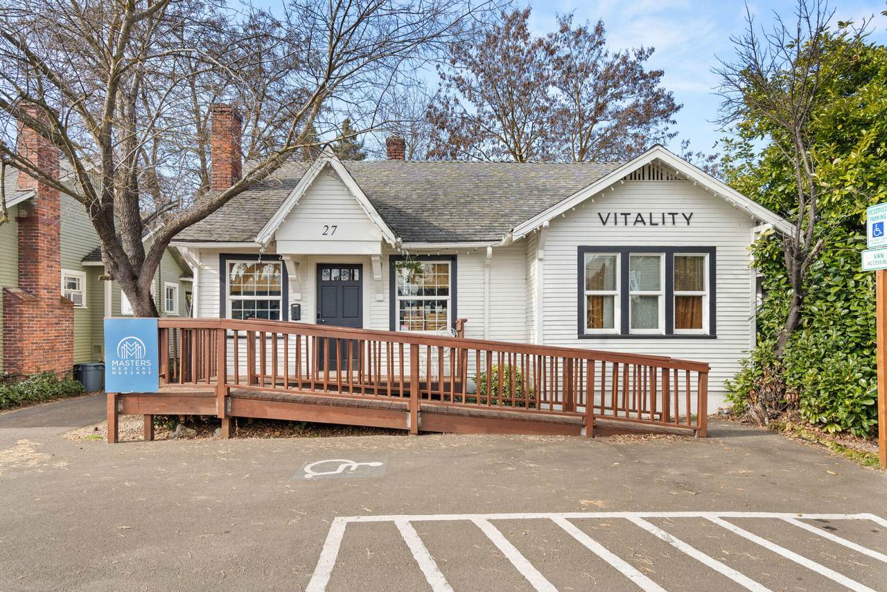 27 Crater Lake Avenue - Photo 1