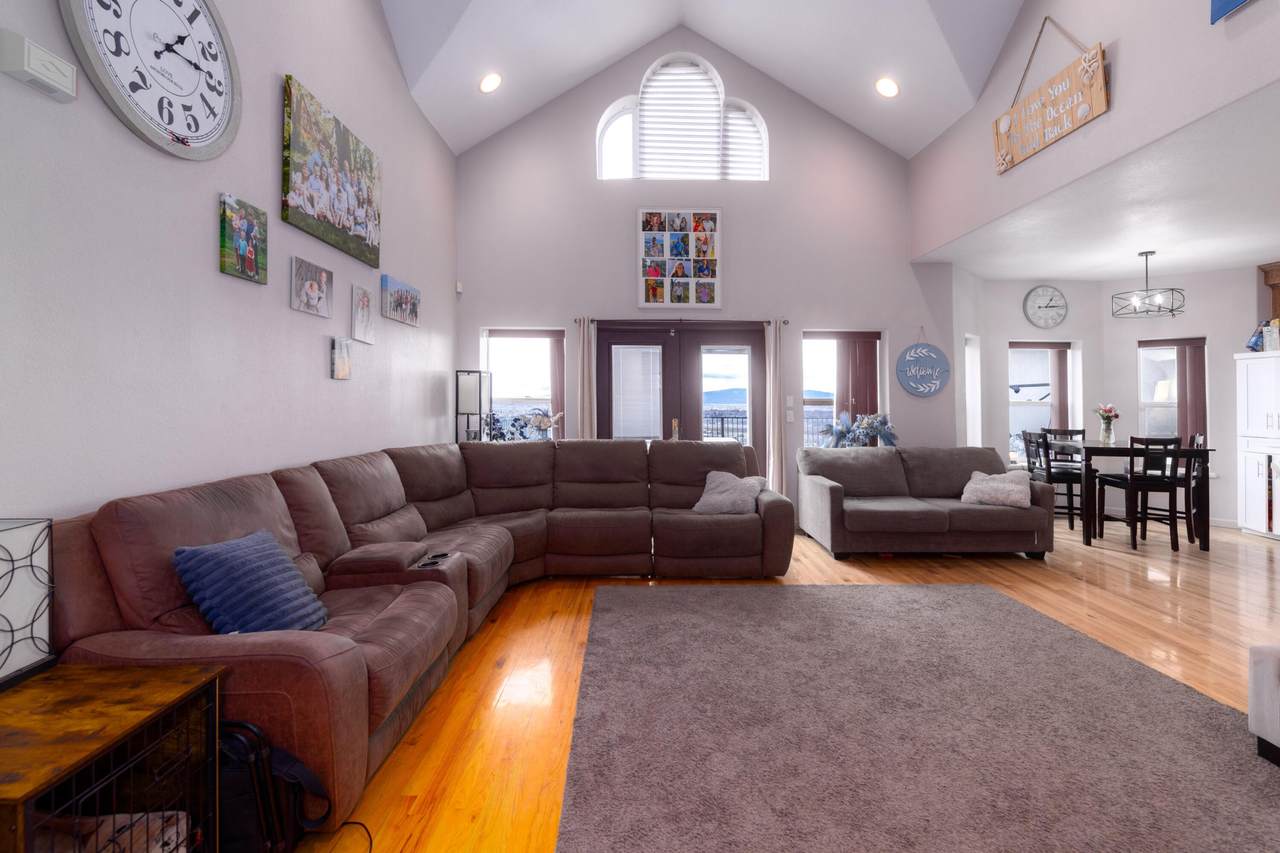 8131 Markgraf Lane - Photo 1