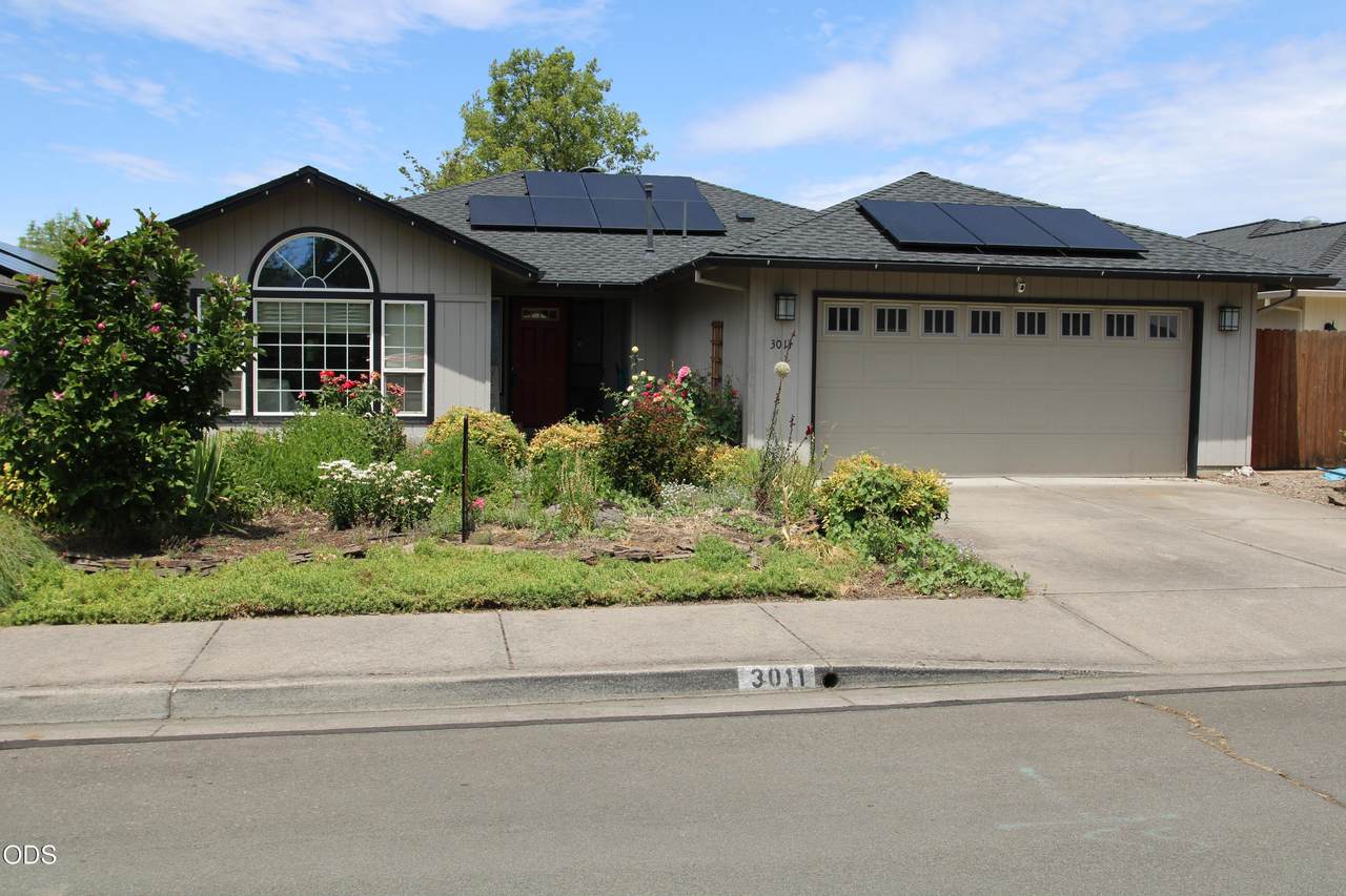 3011 Edgewood Drive - Photo 1