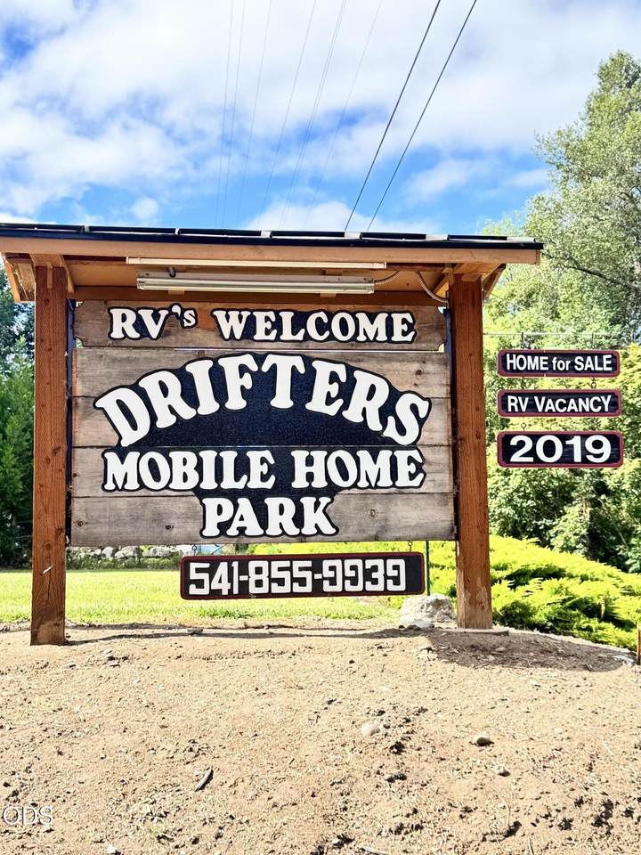 2019 Rogue River Highway - Photo 1