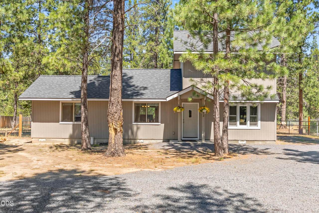 16018 Park Drive - Photo 1