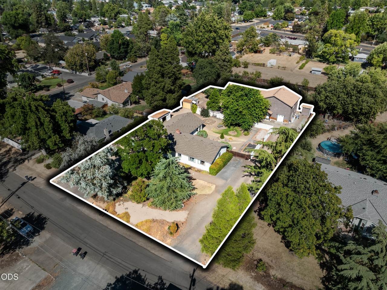 1320 Covina Avenue - Photo 1