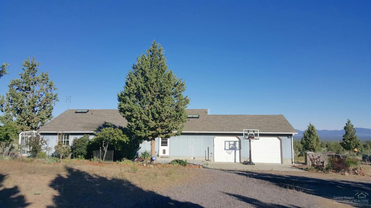 28601 SE Ochoco Way, Prineville, OR 97754 (MLS #201604880) :: Birtola Garmyn High Desert Realty