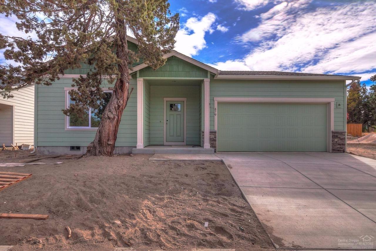 479 SE Gleneden Place, Bend, OR 97702 (MLS #201605822) :: Birtola Garmyn High Desert Realty