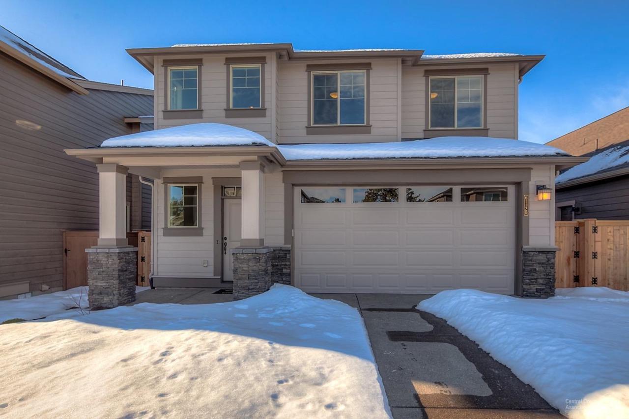 61120 SE Stari Most Loop, Bend, OR 97702 (MLS #201610013) :: Birtola Garmyn High Desert Realty
